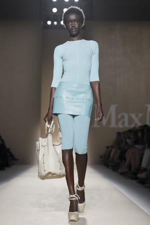 max mara donna collezione primavera estate 2012 12