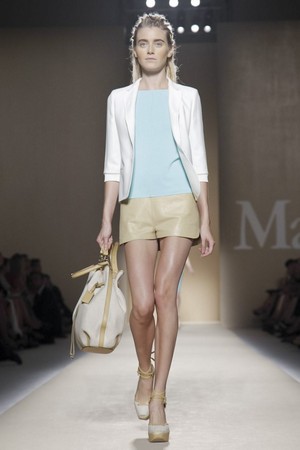 max mara donna collezione primavera estate 2012 15