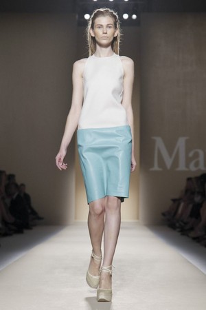 max mara donna collezione primavera estate 2012 16