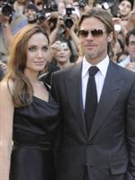 Angelina Jolie sfoggia un abito di Vivienne Westwood al Toronto Film Festival 2011