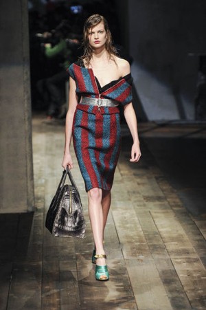 prada abito righe ai 2013 2014