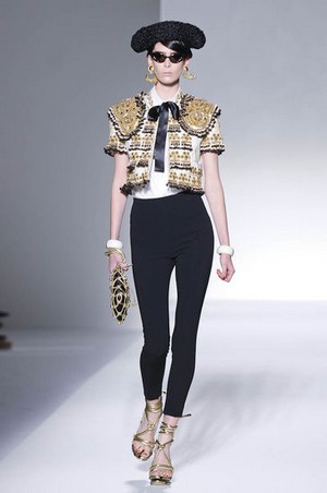 moschino donna collezione primavera estate 2012 09