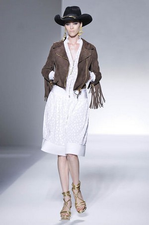 moschino donna collezione primavera estate 2012 44