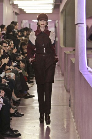 forme avvolgenti e fantasie elaborate per kenzo donna collezione autunno inverno 2012 2013 08